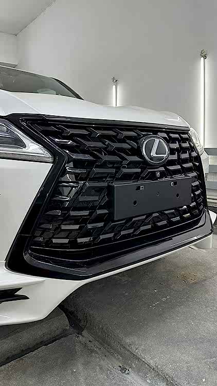 LEXUS LX570 антихром решетка радиатора